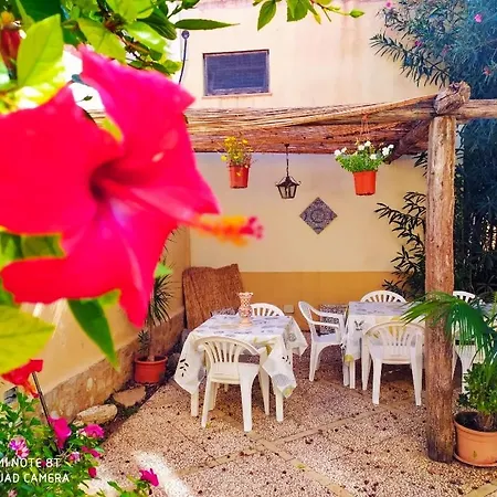 Sunrise Stagnone - Seafront Kitesurf Bed & Breakfast *