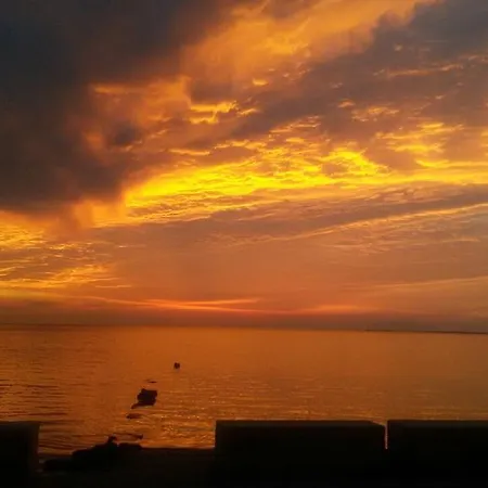 Sunrise Stagnone - Seafront Kitesurf Bed & Breakfast *