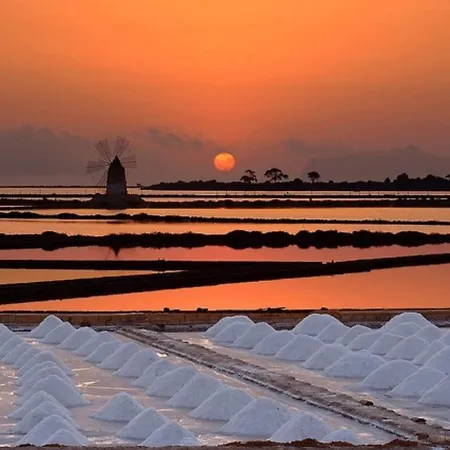 Sunrise Stagnone - Seafront Kitesurf Marsala